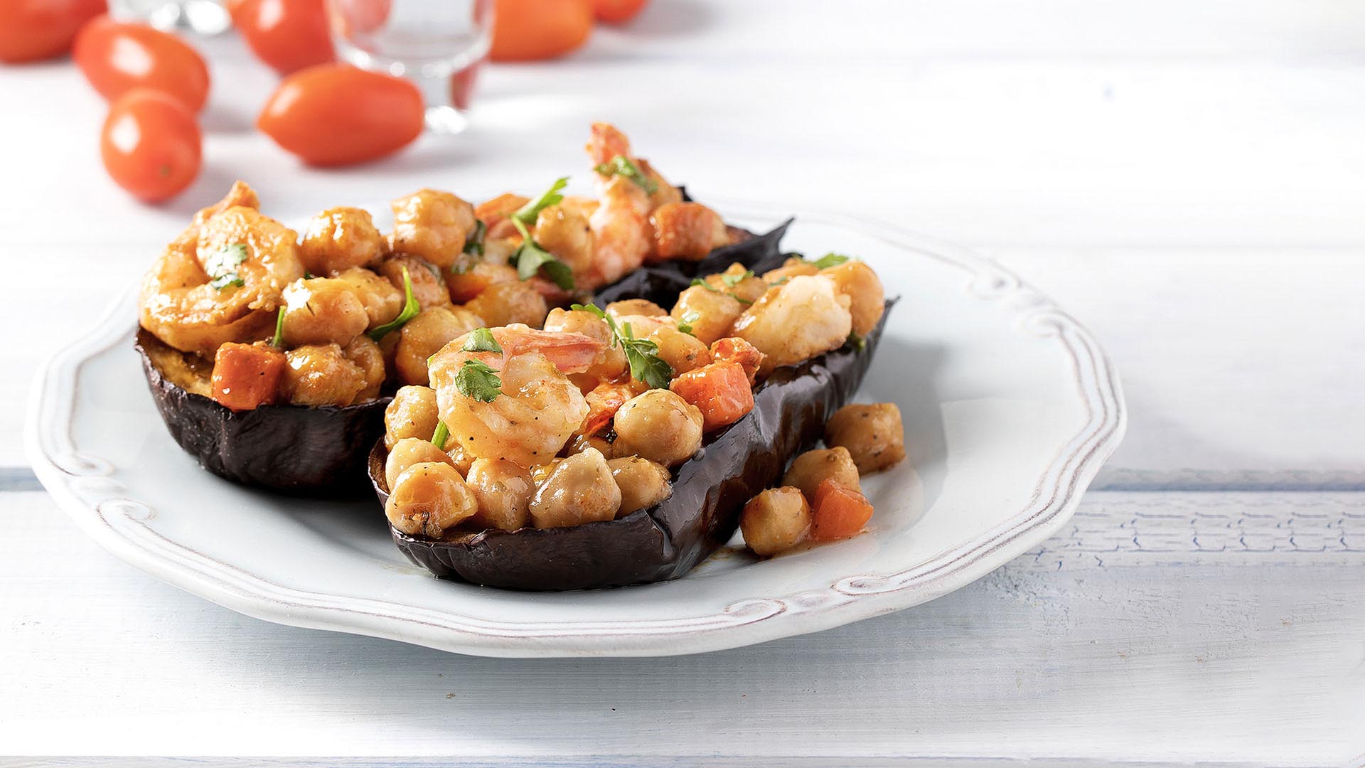 Μελιτζάνες γεμιστές με Ρεβιθάδα Paliria και Γαρίδες