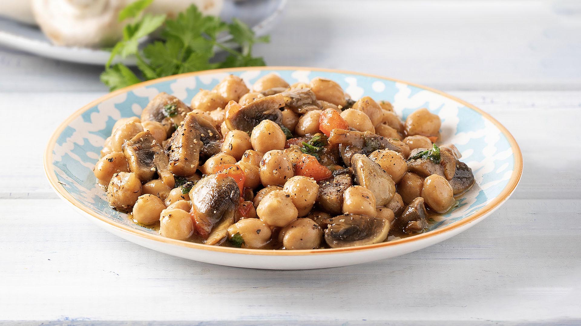 Paliria Chickpeas with mushrooms