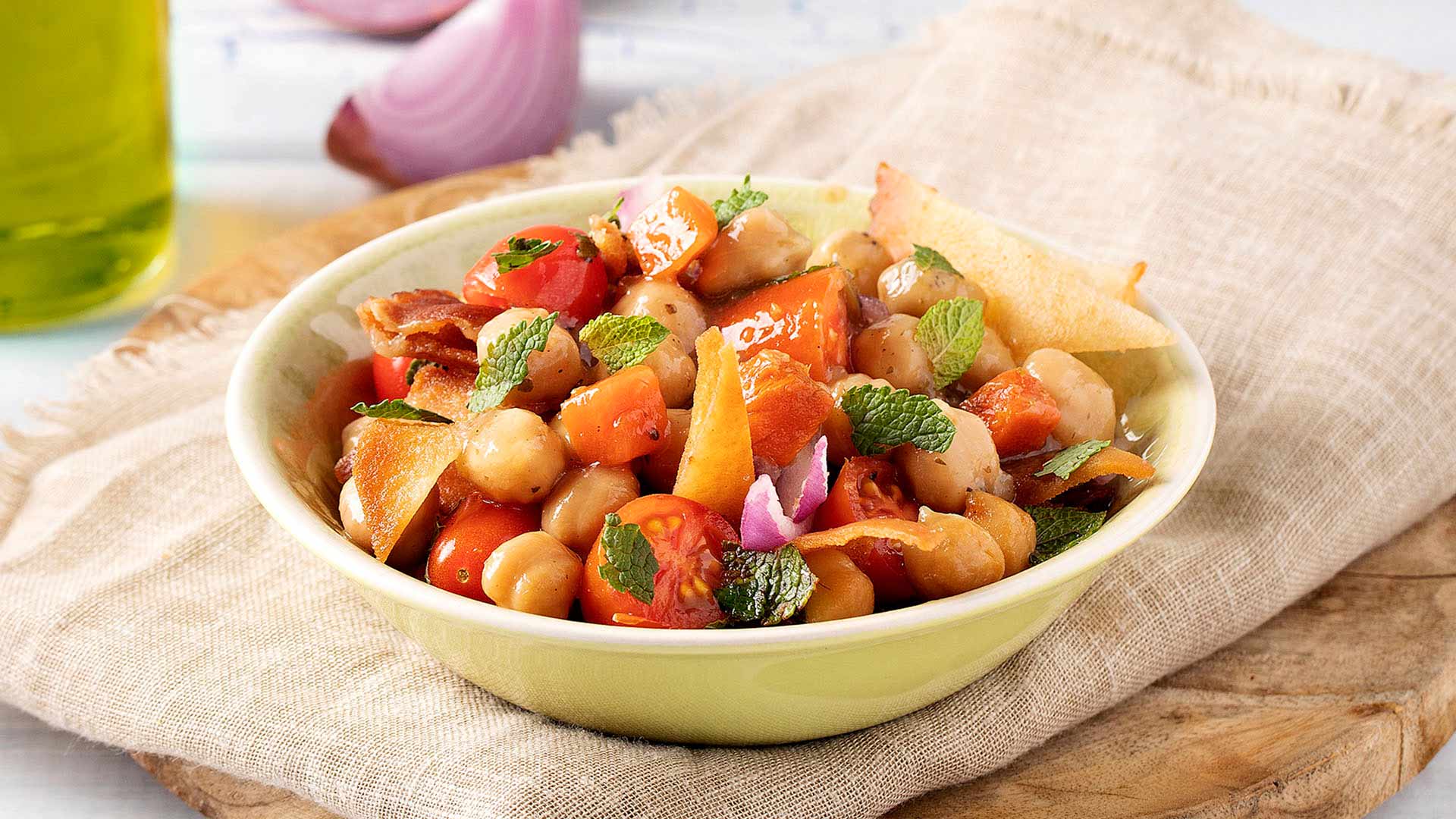 Ρεβιθάδα Paliria με ντοματίνια, αραβικές πίτες & δυόσμο