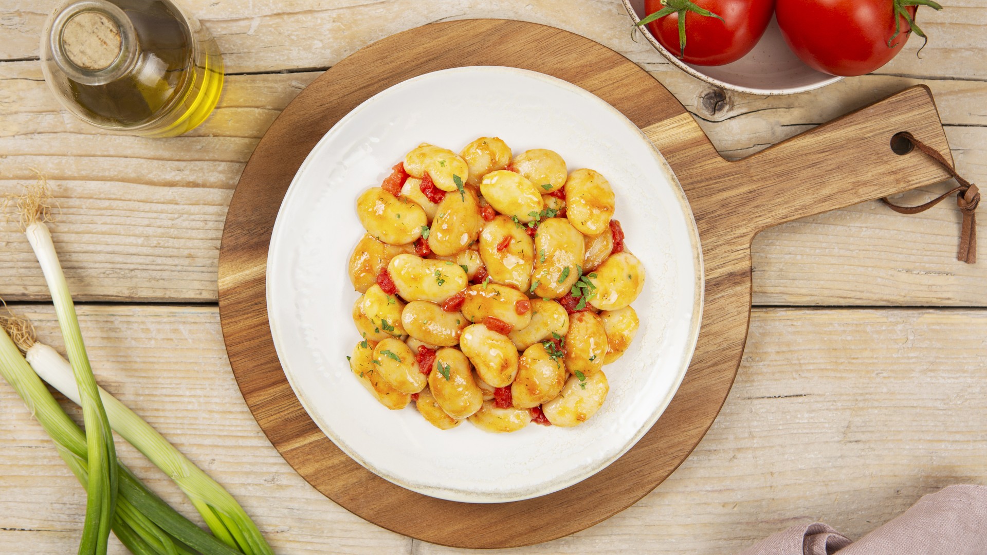 Giant beans in onion & tomato sauce Paliria