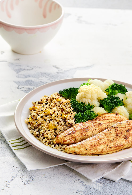 Chicken fillet with quinoa & boiled vegetables