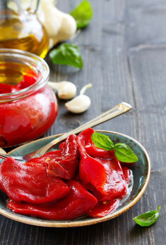 Rote Gerösteten Paprika in Salzlake