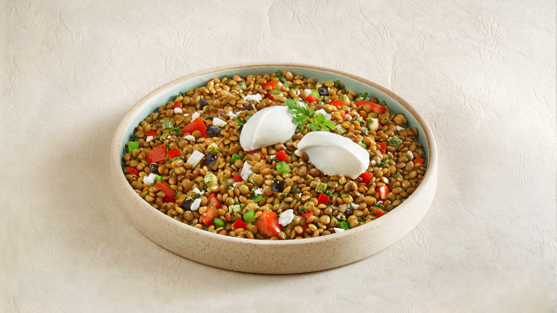 Φακές Paliria με γιαούρτι, ντομάτα & φέτα