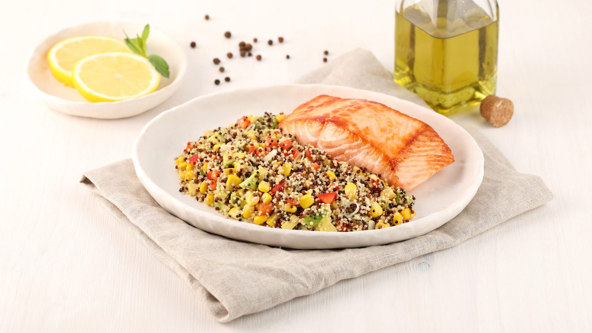 Κινόα Paliria με φιλέτο σολομού