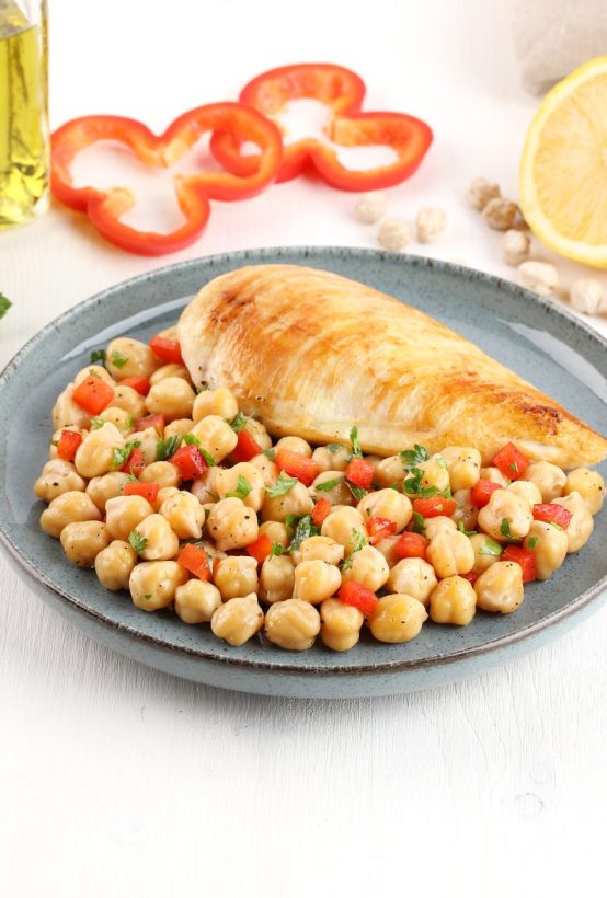 Ρεβίθια Paliria με φιλέτο κοτόπουλο