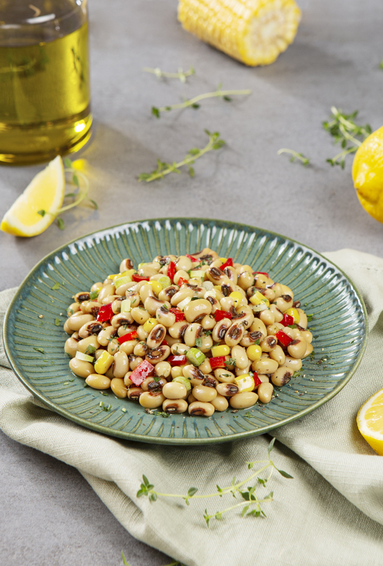 Spicy black – eyed beans with red peppers & vinegar dressing