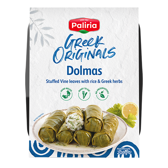 Weinblätter gefüllt mit Reis und Kräuter, in einer Platte