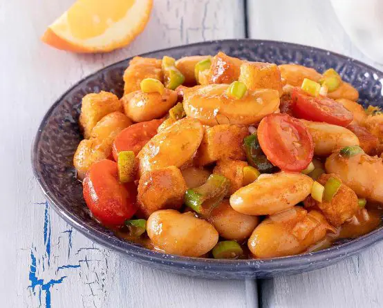 Γίγαντες γιαχνί Paliria με ντοματίνια & σάλτσα πορτοκαλιού