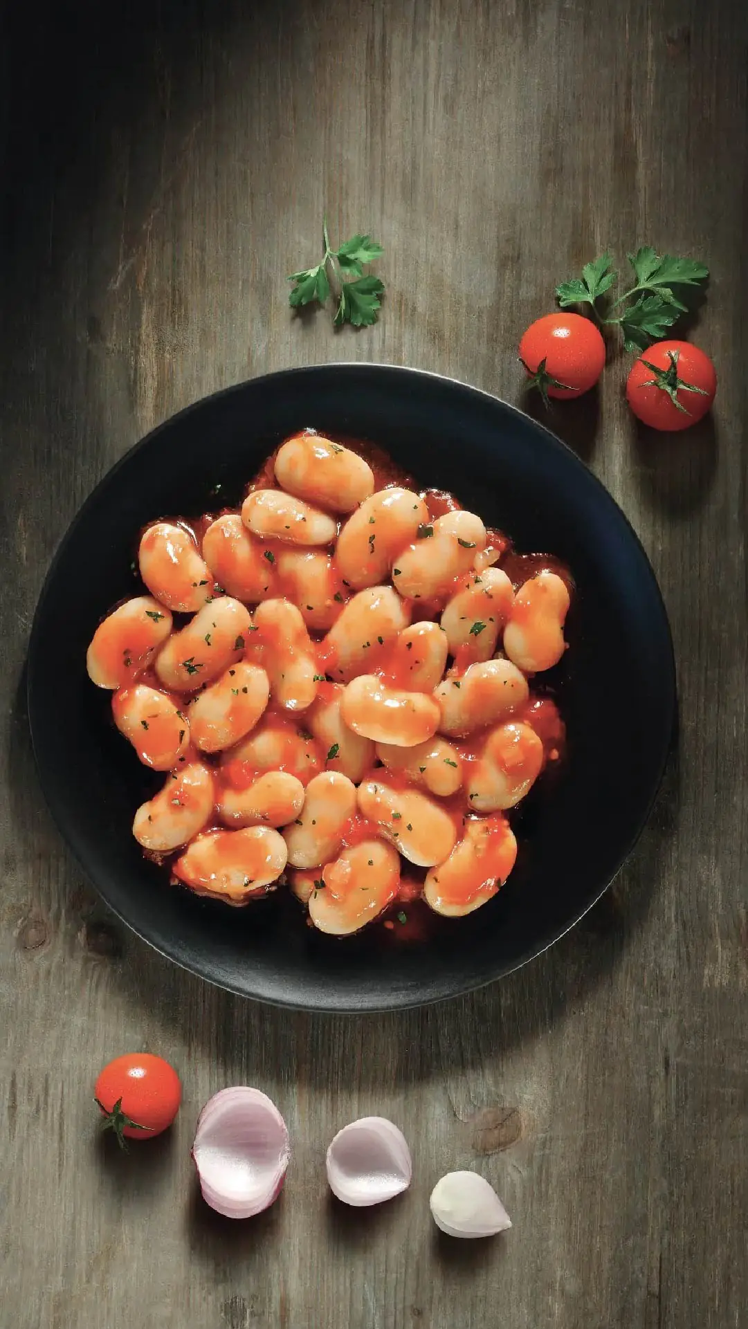 Baked giant beans in tomato sauce for professionals