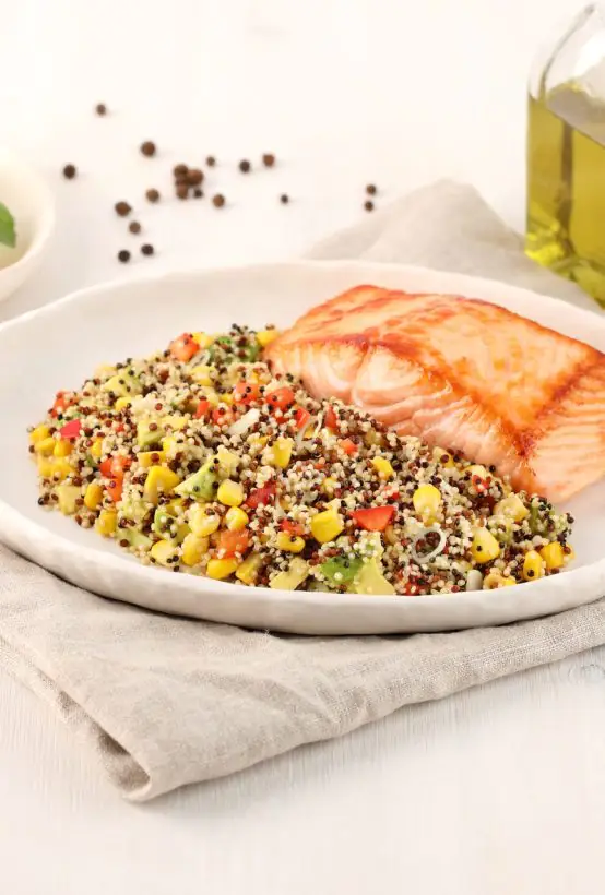 Κινόα Paliria με φιλέτο σολομού